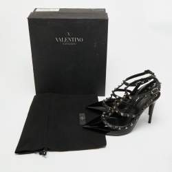 Pre Owned Valentino Rockstud Size 39 Black Leather and Patent Leather Pumps