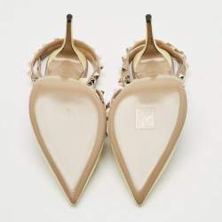 مملوكة مسبقًا Valentino Rockstud Size 39.5 Cream/Beige Leather and Patent Leather Pumps