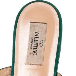 Pre Owned Valentino Emerald/Smeraldo Suede Rockstud Flat Slides Size 39