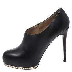 مملوكة مسبقًا Valentino Black Leather Studded Platform Boots Size 38.5