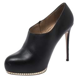 مملوكة مسبقًا Valentino Black Leather Studded Platform Boots Size 38.5