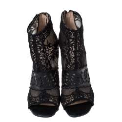 مملوكة مسبقًا Valentino Black Leather and Lace Fusion Ankle Booties Size 38