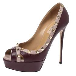 مملوكة مسبقًا Valentino Burgundy/Beige Leather Rockstud Crisscross Peep Toe Platform Pumps Size 39