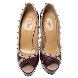 مملوكة مسبقًا Valentino Burgundy/Beige Leather Rockstud Crisscross Peep Toe Platform Pumps Size 39