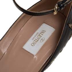 Pre Owned Valentino Black Leather Star Embroidered Tango Pumps Size 39.5