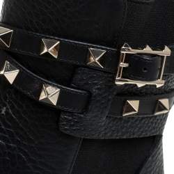 مملوكة مسبقًا Valentino Black Grained Leather Rockstud Buckle Boots Size 37.5