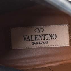 مملوكة مسبقًا Valentino Black Grained Leather Rockstud Buckle Boots Size 37.5