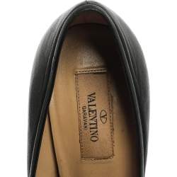Pre Owned Valentino Black Leather Round Toe Platform Pumps Size 39