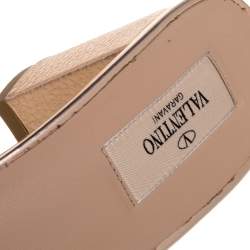 Pre Owned Valentino Metallic Rose Gold Leather Rockstud Trim Block Heel Slide Sandals Size 40