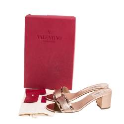Pre Owned Valentino Metallic Rose Gold Leather Rockstud Trim Block Heel Slide Sandals Size 40