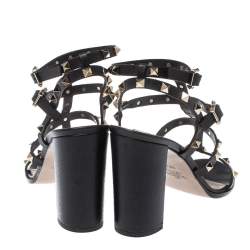 Pre Owned صندل فالنتينو جلد أسود روكستد بحزام للكاحل كعب مربع سميك مقاس 39.5