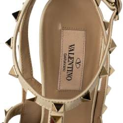 مملوكة مسبقًا Valentino Cream Leather Rockstud Ankle Strap Sandals Size 39