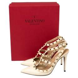 مملوكة مسبقًا Valentino Cream Leather Rockstud Ankle Strap Sandals Size 39