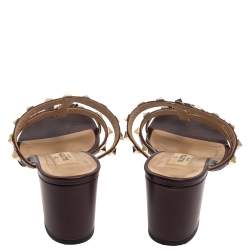 مملوكة مسبقًا Valentino Burgundy Leather Rockstud Slide Sandals Size 39