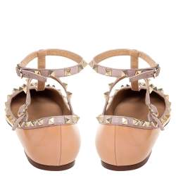 Pre Owned Valentino Beige Patent And Leather Rockstud Flats Size 39.5