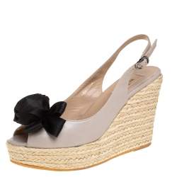 مملوكة مسبقًا صندل فالنتينو جلد رصاصي مزخرف وردة ساتان فتحة كعب كعب روكي إسبادريل مقاس 39