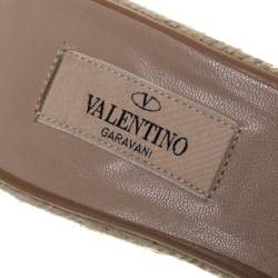 ممل وكة مسبقًا صندل فالنتينو سليب أون قماش وجلد بيج مقاس 39.5