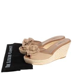 مملوكة مسبقًا صندل فالنتينو سليب أون قماش وجلد بيج مقاس 39.5