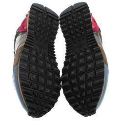 مملوكة مسبقًا حذاء رياضي فالنتينو روكرونر سويدي وكانفاس متعدد الألوان كاموفلاغ منخفض من أعلى مقاس 38