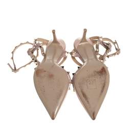 مملوكة مسبقًا Valentino Beige Patent Leather Rockstud Ankle Strap Sandals Size 39