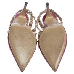 مملوكة مسبقًا صندل فالنتينو جلد بيج /وردي سيور مرصعة روكستد مقدمة مدببة مقاس 37