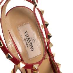مملوكة مسبقًا Valentino Red Leather And Leopard Print Fur Rockstud Strappy Pointed Toe Sandals Size 35