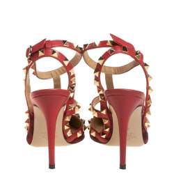 مملوكة مسبقًا Valentino Red Leather And Leopard Print Fur Rockstud Strappy Pointed Toe Sandals Size 35