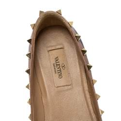 Pre Owned Valentino Navy Blue/Beige Leather Rockstud Pointed Toe Flats size 37.5