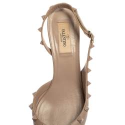 مملوكة مسبقًا Valentino Beige Leather Rockstud D'orsay Slingback Sandals Size 37.5