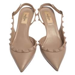 مملوكة مسبقًا Valentino Beige Leather Rockstud D'orsay Slingback Sandals Size 37.5