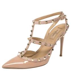 مملوكة مسبقًا صندل فالنتينو جلد بيج لامع وجلد روكستد بحزام للكاحل مقاس 39