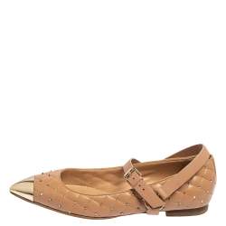 Pre Owned حذاء باليرينا فلات فالنتينو جلد بيج روكستد سبايك بمقدمة منفصلة مقاس 39