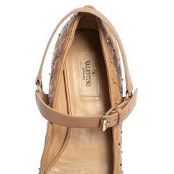 Pre Owned حذاء باليرينا فلات فالنتينو جلد بيج روكستد سبايك بمقدمة منفصلة مقاس 39