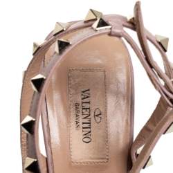 Pre Owned صندل فالنتينو رولينغ مرصع مقدمة مدببة جلد أسود مقاس 39