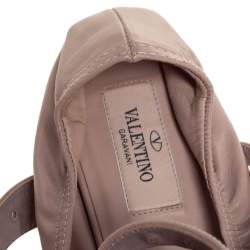 مملوكة مسبقًا حذاء فلات باليه فالنتينو مجعد سير كاحل لوف لاتش جلد بيج مقاس 37.5