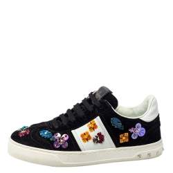 Pre Owned حذاء رياضي فالنتينو جلد وسويدي أسود/أبيض مزخرف بعنق منخفض مقاس 35