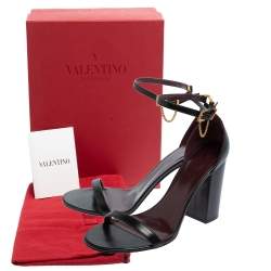 مملوكة مسبقًا Valentino Black Leather Ankle Strap Sandals Size 37.5