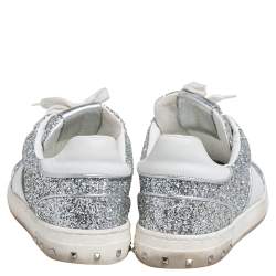 مملوكة مسبقًا حذاء رياضى فالنتينو فلاى كرو غليتر وجلد فضي / أبيض عنق منخفض مقاس 40