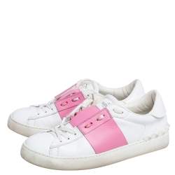 مملوكة مسبقًا Valentino White/Pink Leather Rockstud Color Block Low Top Sneakers Size 39