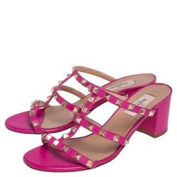 مملوكة مسبقًا صندل سلايد فالنتينو جلد وردي روكستد كعب مربع سميك مقاس 36