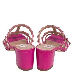 مملوكة مسبقًا صندل سلايد فالنتينو جلد وردي روكستد كعب مربع سميك مقاس 36