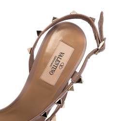 مملوكة مسبقًا Valentino Beige Leather Rockstud Slingback Sandals Size 36
