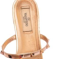 Pre Owned Valentino Metallic Rose Gold Leather Rockstud Caged Flat Slides Size 39.5