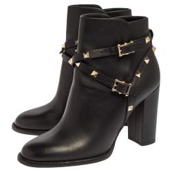 مملوكة مسبقًا Valentino Black Leather Rockstud Ankle Boots Size 37.5