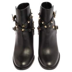 مملوكة مسبقًا Valentino Black Leather Rockstud Ankle Boots Size 37.5