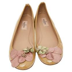 Pre Owned Valentino Beige Patent Leather Flower Embellished Ballet Flats Size 39
