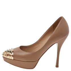 مملوكة مسبقًا Valentino Beige Leather Studded Cap Toe Platform Pumps Size 37