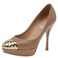 مملوكة مسبقًا Valentino Beige Leather Studded Cap Toe Platform Pumps Size 37