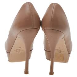 مملوكة مسبقًا Valentino Beige Leather Studded Cap Toe Platform Pumps Size 37