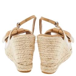 مملوكة مسبقًا Valentino Beige Patent Leather Mena Bow Peep Toe Espadrille Wedge Slingback Sandals Size 41